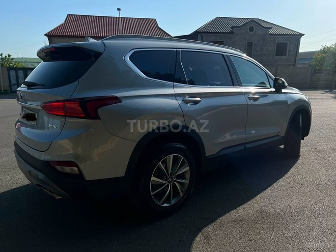Hyundai Santa Fe-5