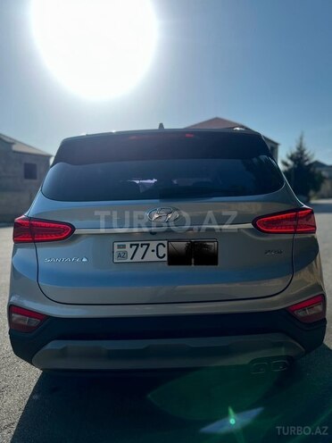 Hyundai Santa Fe-6