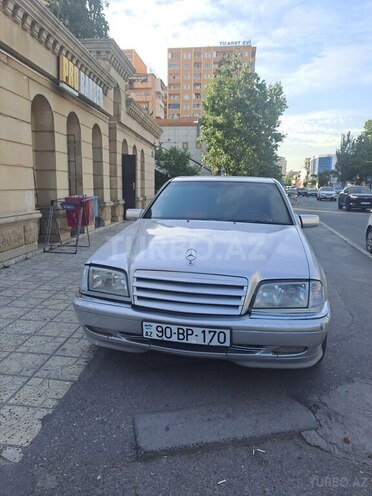 Mercedes C 200-1