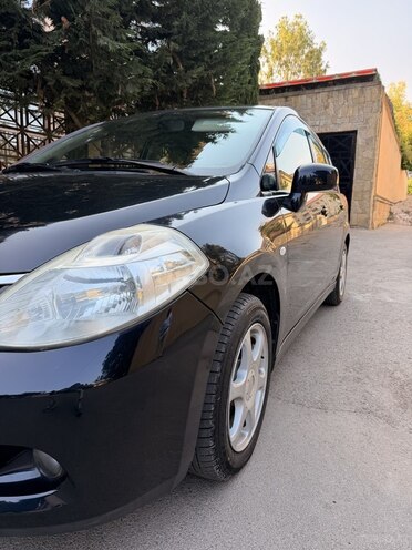Nissan Tiida-5