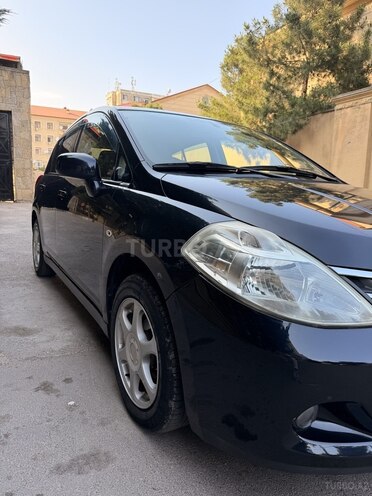 Nissan Tiida-4