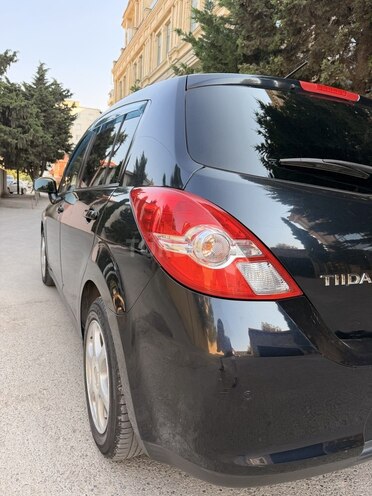 Nissan Tiida-7