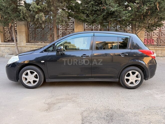 Nissan Tiida-11