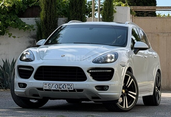 Porsche Cayenne GTS-1
