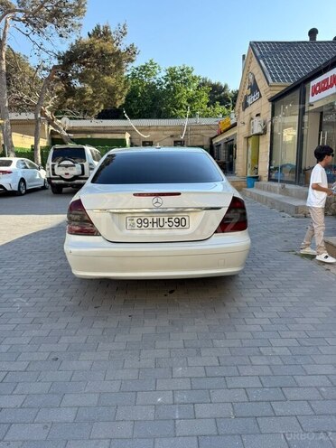 Mercedes E 220-2