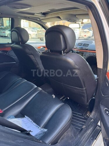 Mercedes E 220-13