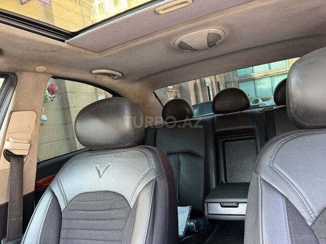Mercedes E 220-12