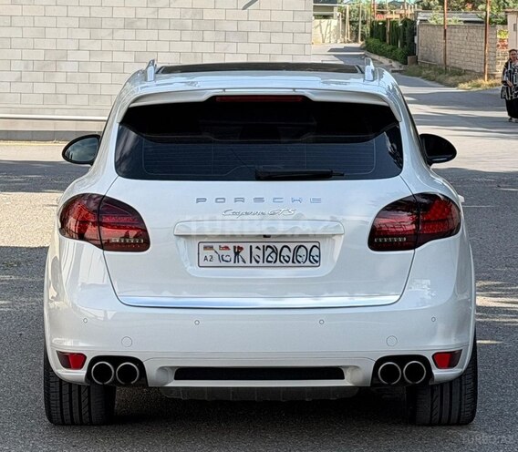 Porsche Cayenne GTS-2