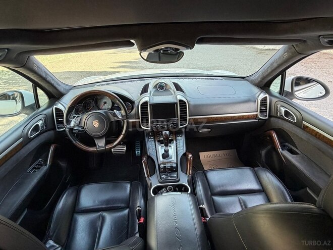 Porsche Cayenne GTS-3