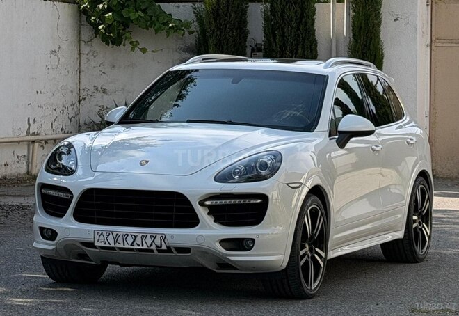 Porsche Cayenne GTS-6