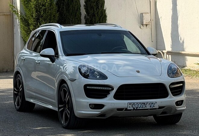 Porsche Cayenne GTS-5