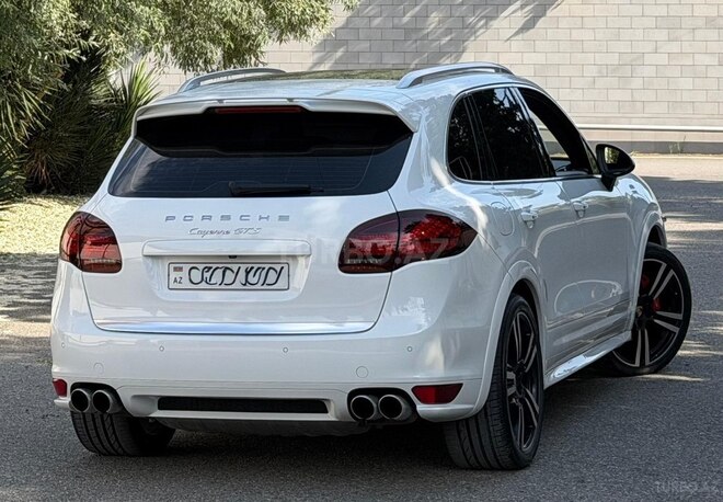 Porsche Cayenne GTS-13