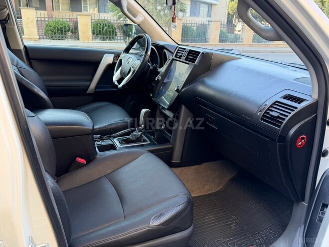 Toyota Land Cruiser Prado-8