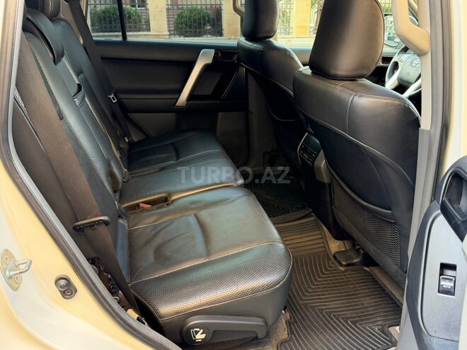 Toyota Land Cruiser Prado-9