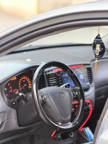 Kia Rio-10