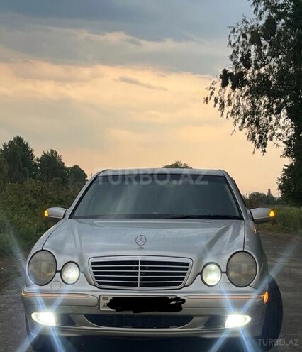 Mercedes E 270-3