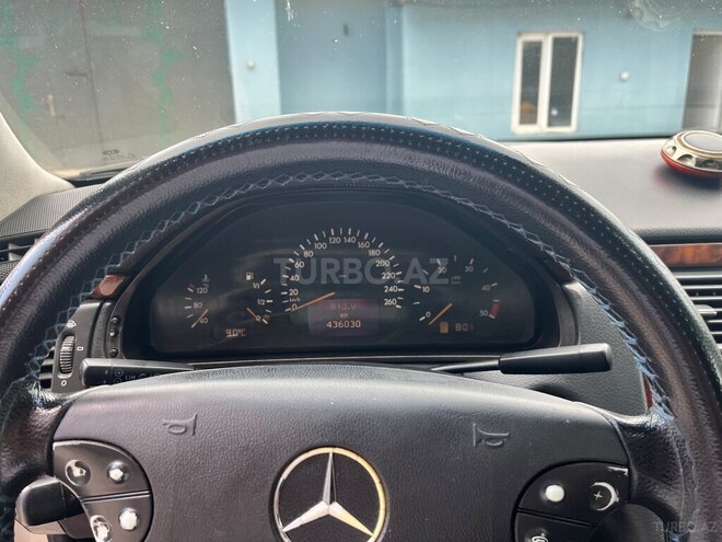 Mercedes E 270-10