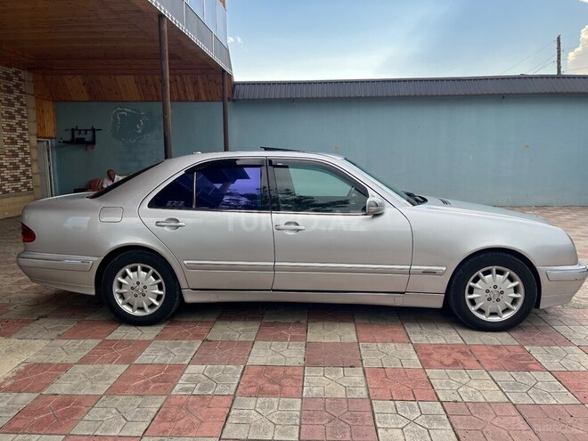 Mercedes E 270-14
