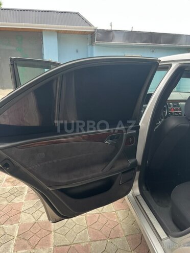 Mercedes E 270-19