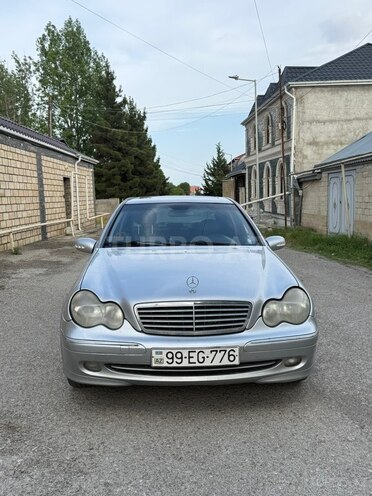 Mercedes C 320-1