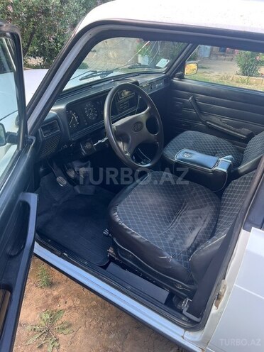 LADA (VAZ) 2107-4