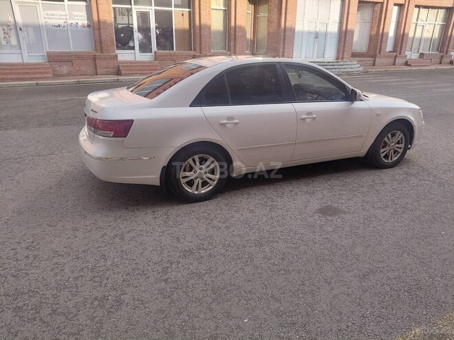 Hyundai Sonata-4