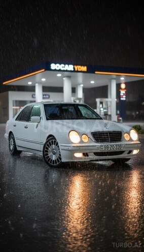 Mercedes E 320-4