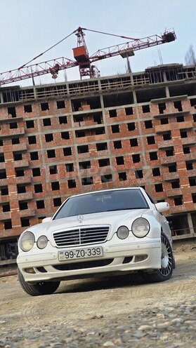 Mercedes E 320-3