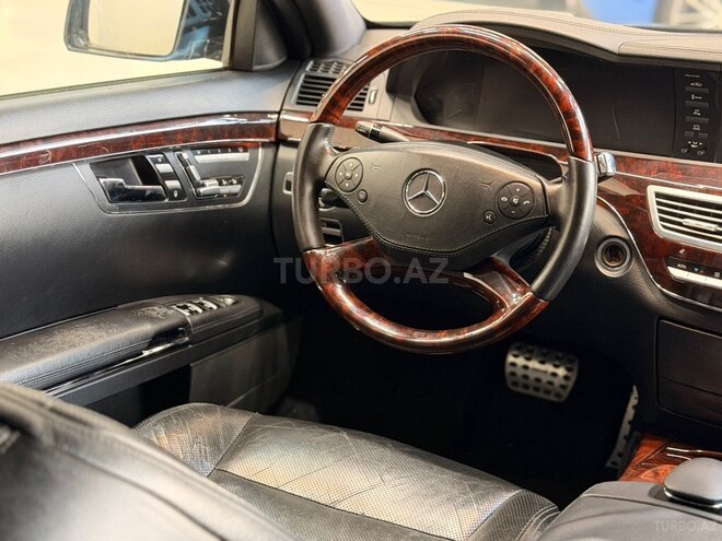 Mercedes S 550-11
