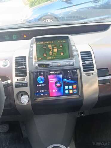 Toyota Prius-12
