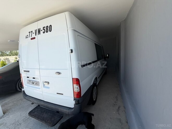 Ford Transit-5