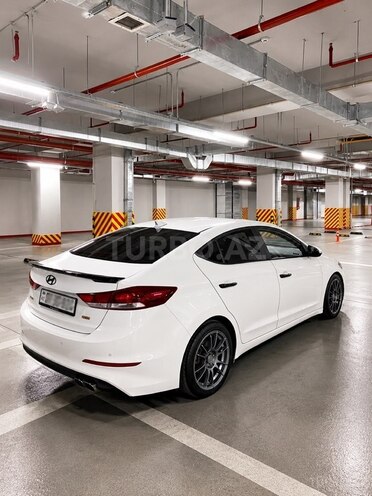 Hyundai Avante-7