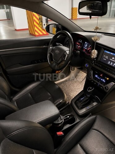 Hyundai Avante-12