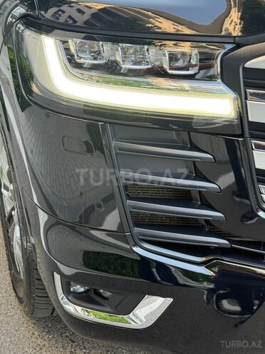 Toyota Land Cruiser-8