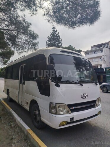 Hyundai County-1