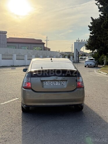 Toyota Prius-4