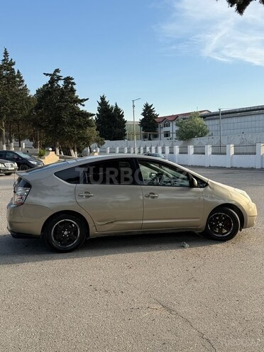 Toyota Prius-3