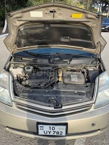 Toyota Prius-7