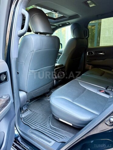 Toyota Land Cruiser-17