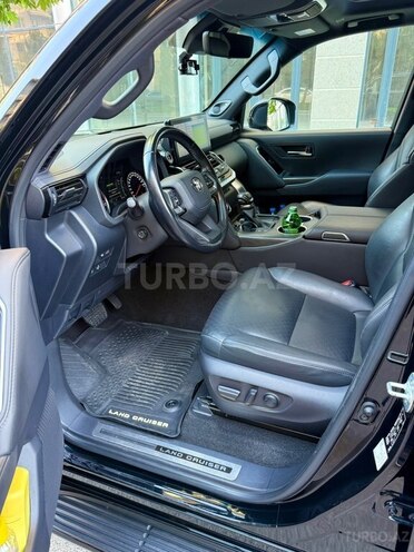 Toyota Land Cruiser-14
