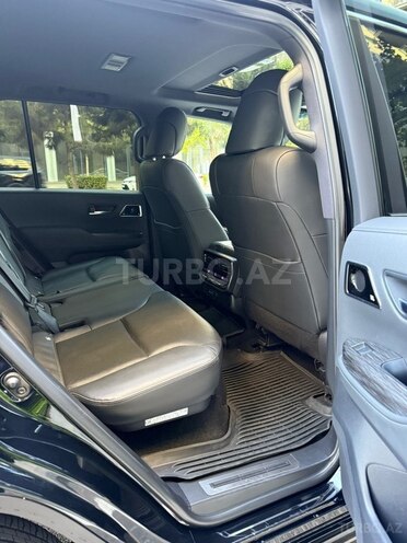Toyota Land Cruiser-16