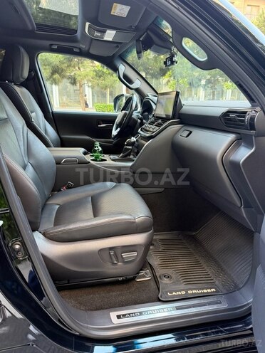 Toyota Land Cruiser-15