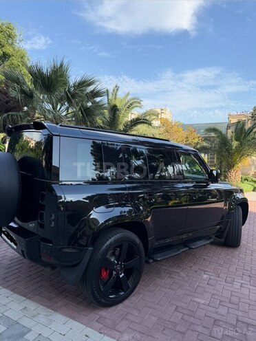Land Rover Defender-7