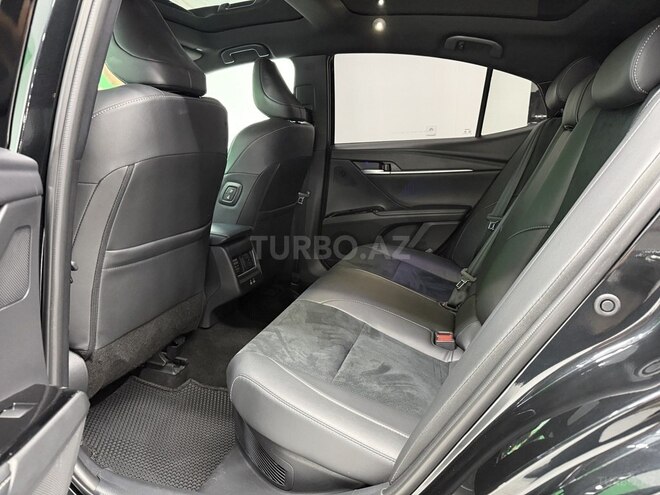 Toyota Camry-14