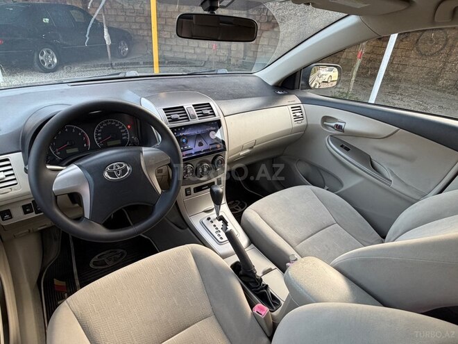 Toyota Corolla-13