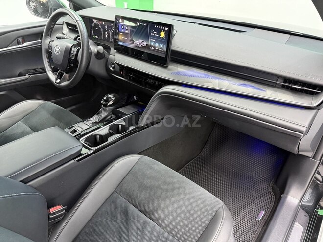 Toyota Camry-12