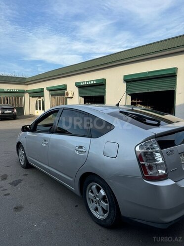 Toyota Prius-4