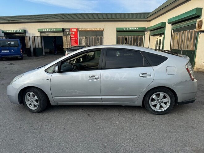 Toyota Prius-2