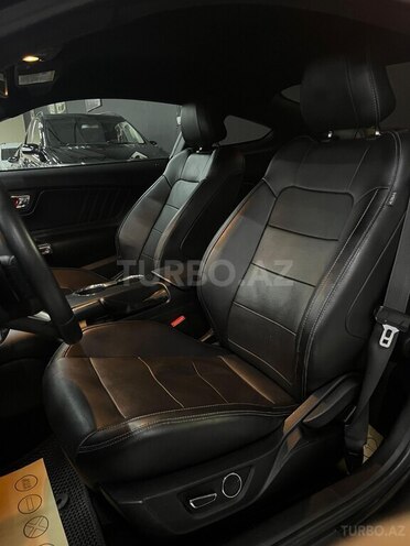 Ford Mustang-12