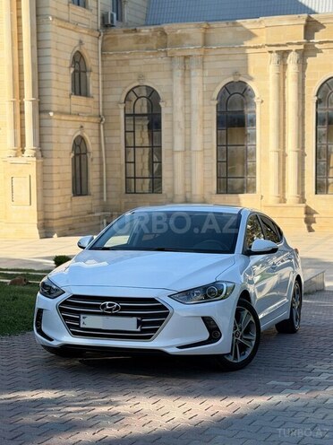 Hyundai Elantra-1